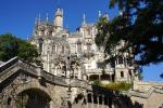 Sintra, Quinta da Regaleira, romatyczny pałac i park z pocz. XX w.